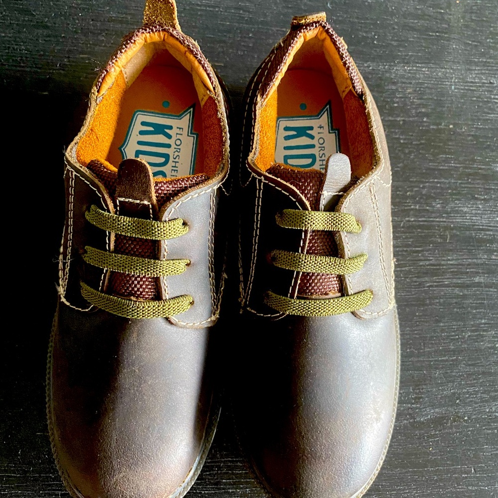 Florsheim Boys Leather shoes, Boys Size 11, New